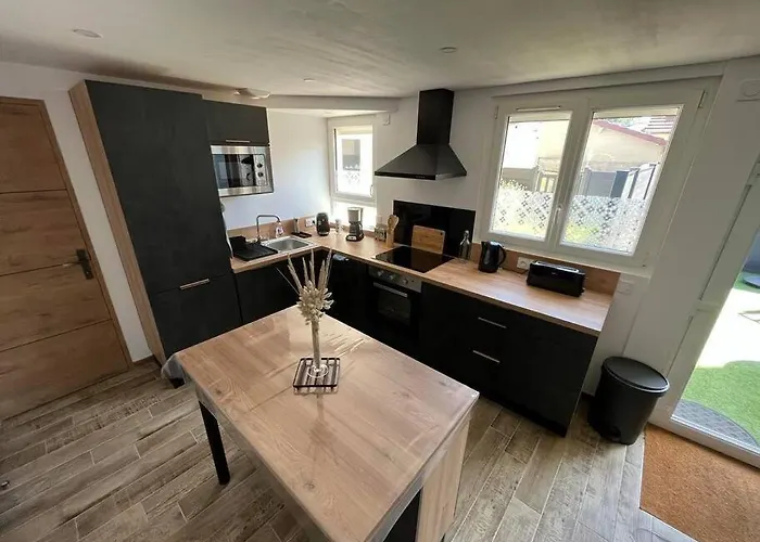 Superbe En Bord De شقة